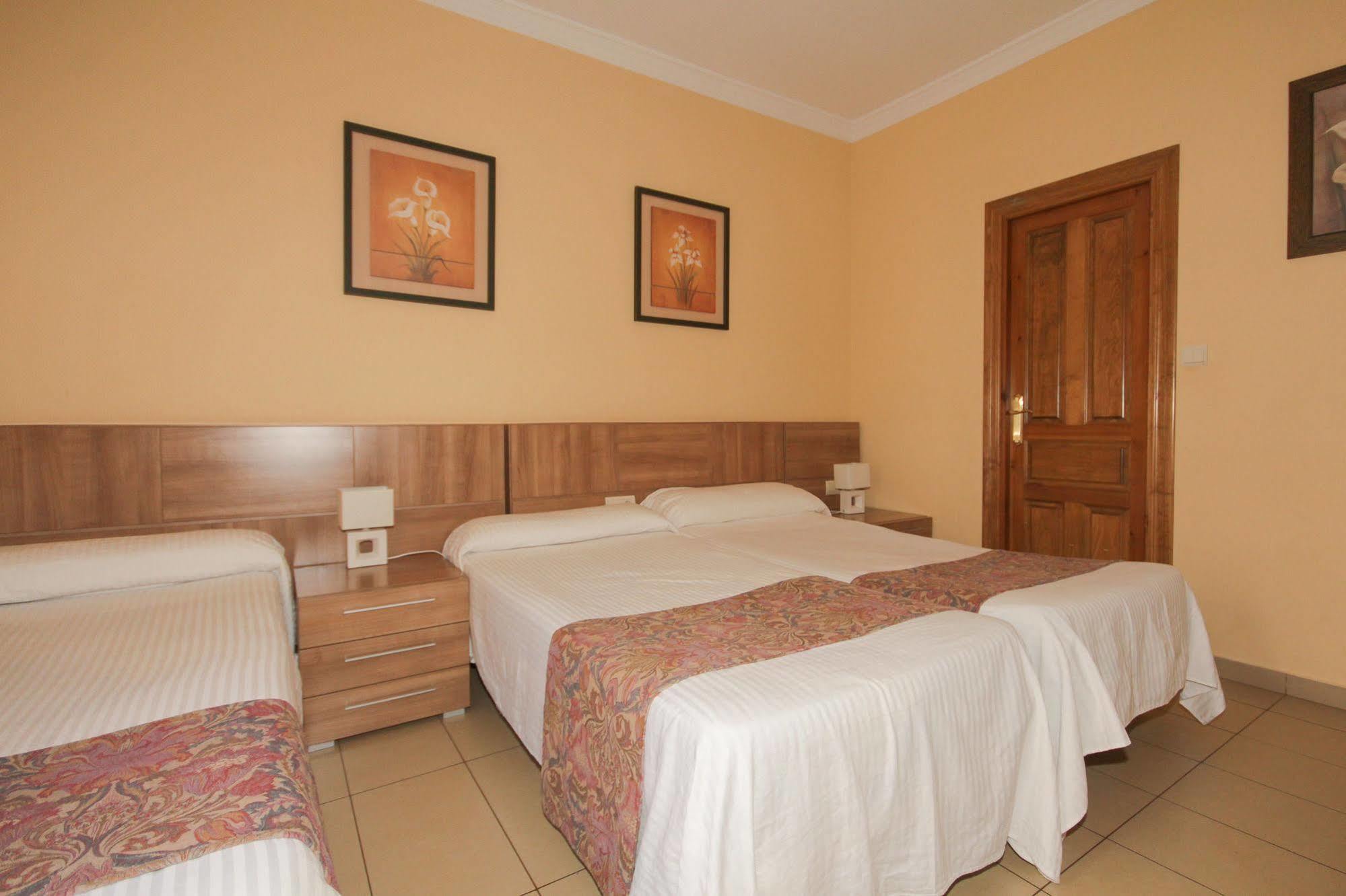 גרנדה Hostal Costa Azul מראה חיצוני תמונה